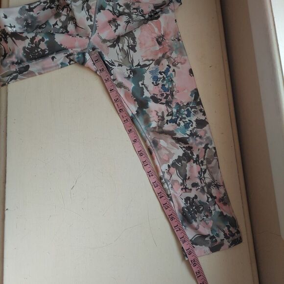 RBX Pink Floral Cropped Athletic Leggings Sz Large - Picture 7 of 9